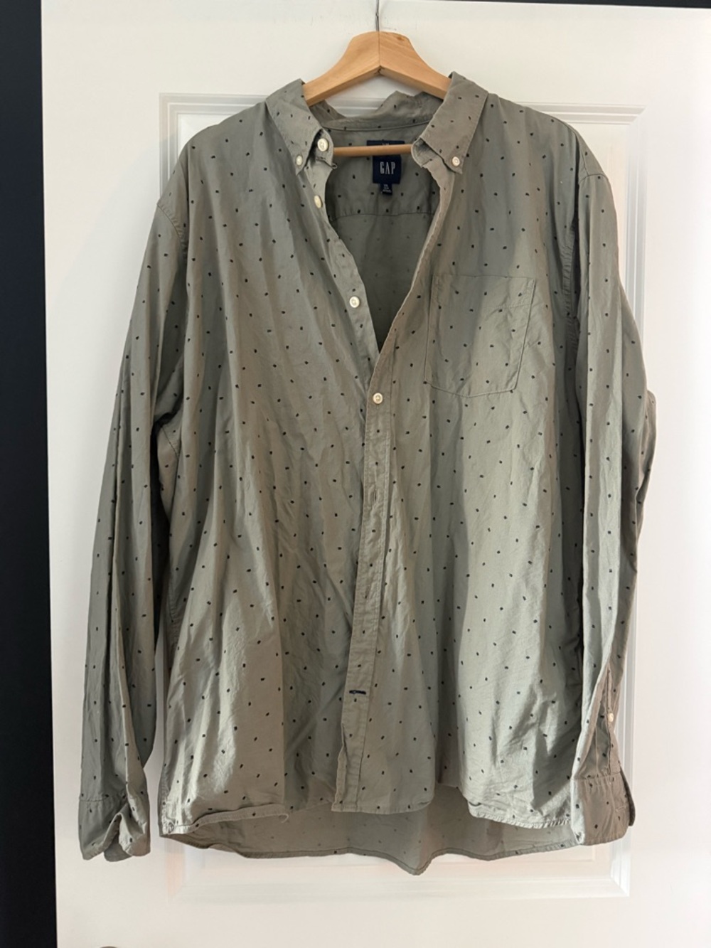 GAP Men’s Olive Green Button up slim cut XXL with Black Micro Dot Accents